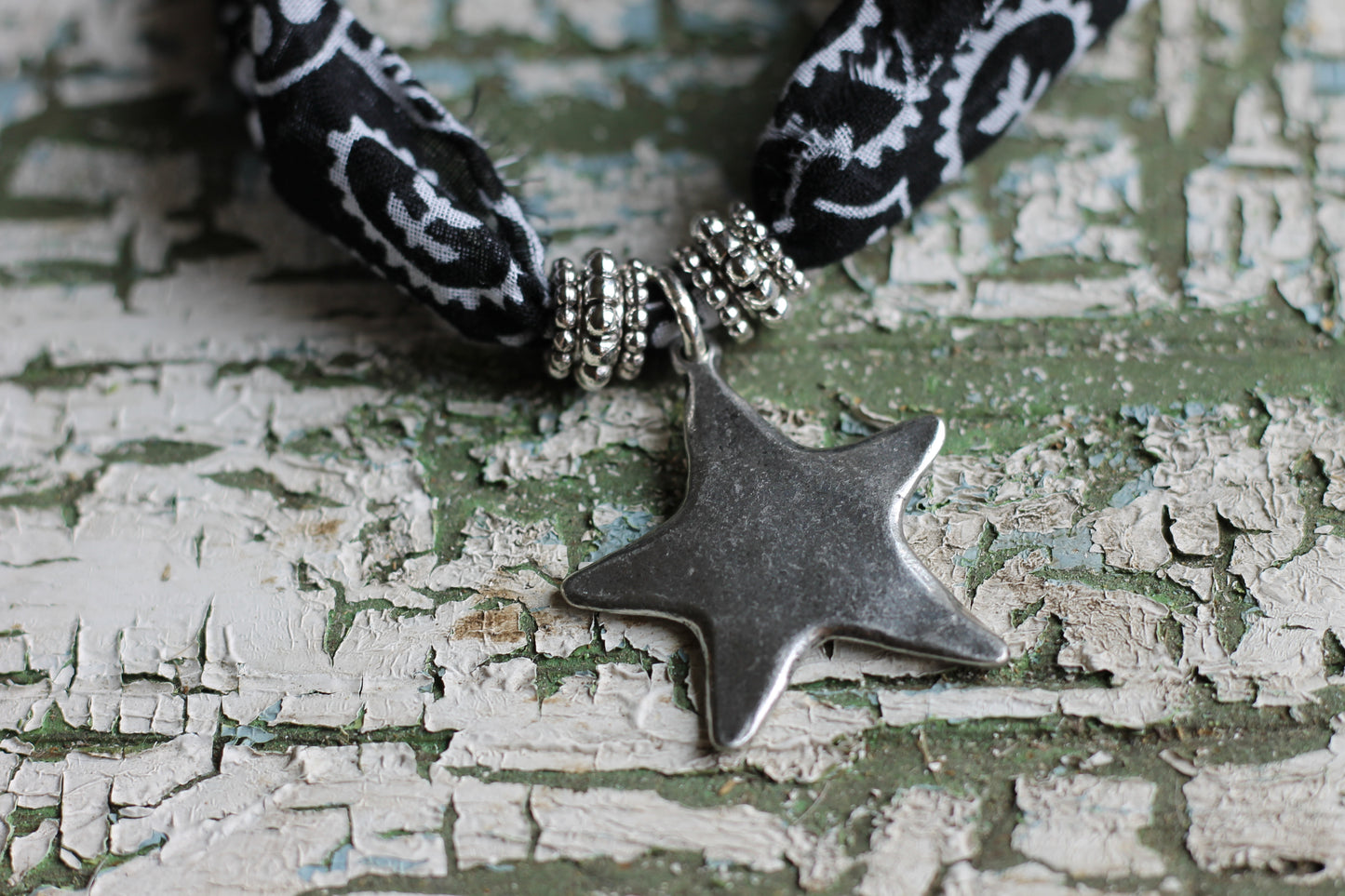 Hammered Star Bandana Necklace
